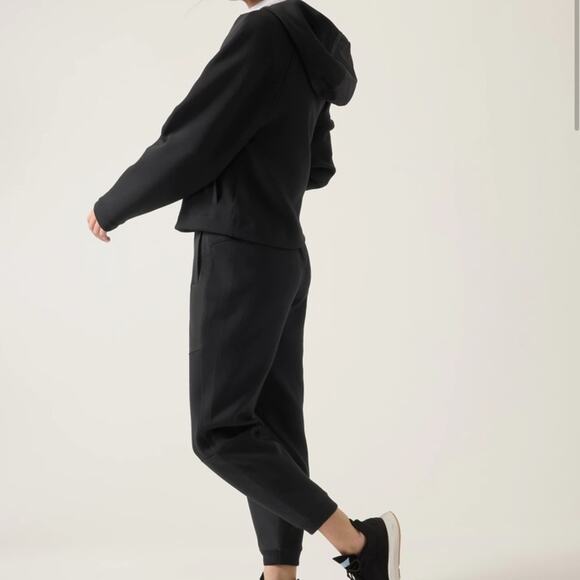 NWT Athleta Get Set Black Loose Fit Jogger Pull On Pants M - Picture 3 of 7